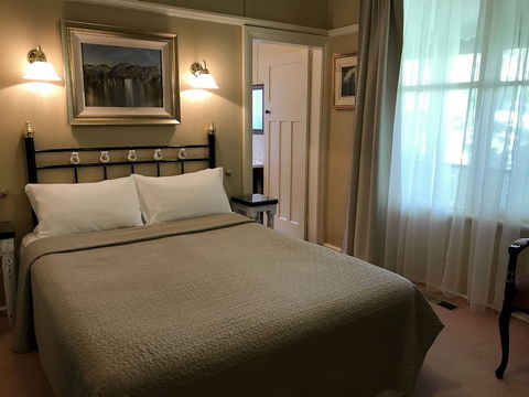 The Chalet Guesthouse And Studio - Mackay Tourism 2