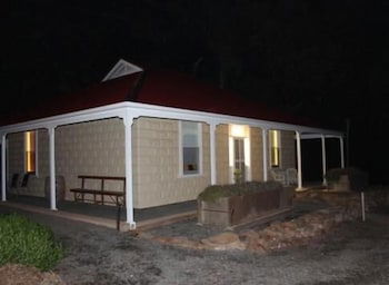 Brown's House Bed And Breakfast - Mackay Tourism 0