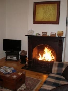 Brown's House Bed And Breakfast - Mackay Tourism 2