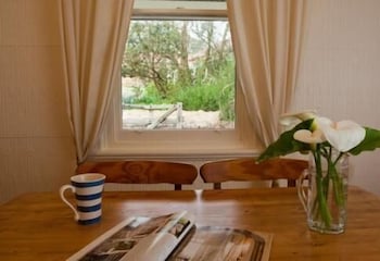 Brown's House Bed And Breakfast - Mackay Tourism 4