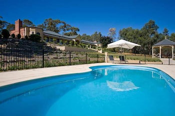 Brice Hill Country Lodge - Mackay Tourism 1