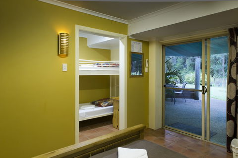 Glass House Mountains Ecolodge - Mackay Tourism 3