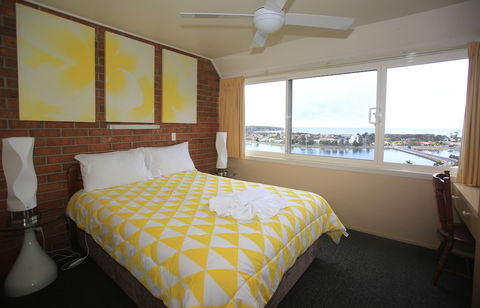 Pacific Heights Holiday Apartments & Munn's Tower House - Mackay Tourism 4