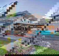 Demi View Motel - Mackay Tourism