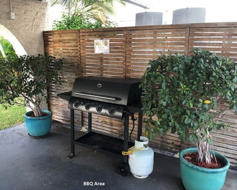 Coral Sands Motel - Mackay Tourism 1