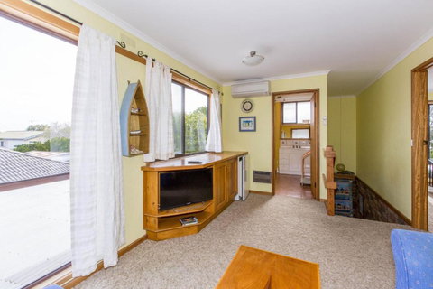 HOLIDAY On NAUTILUS INVERLOCH - Mackay Tourism 4