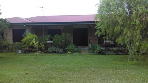 GOLDEN LACE B & B - Mackay Tourism 5