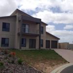 Relax On Par - Mackay Tourism 0