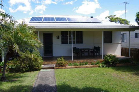 Fleur Cottage 7 Willow Street - Mackay Tourism 4