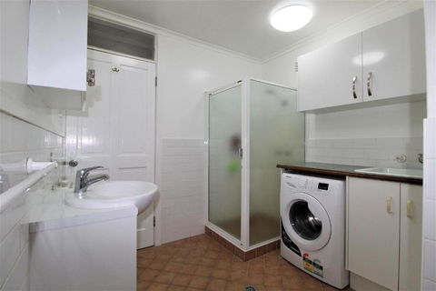Beachfront 3 25 Willow Street - Mackay Tourism 1