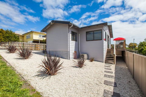 Bircoo Cottage Beach & Golf Getaway - Mackay Tourism 6