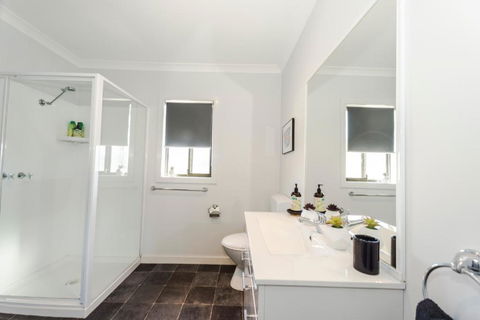 Bircoo Cottage Beach & Golf Getaway - Mackay Tourism 2