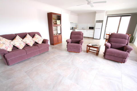 Wentworth Wharf B & B - Mackay Tourism 4