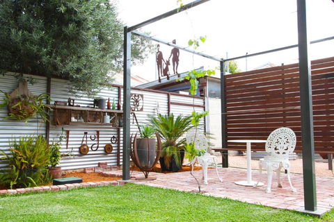 Wentworth Wharf B & B - Mackay Tourism 6