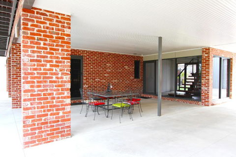 Wentworth Wharf B & B - Mackay Tourism 5
