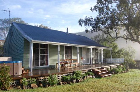 Cadair Cottages - Mackay Tourism 5