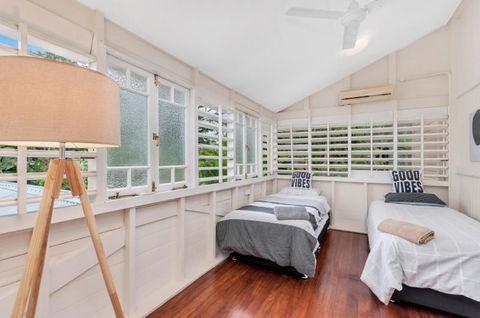 Edge Hill Holiday Home / Cairns - Mackay Tourism 2