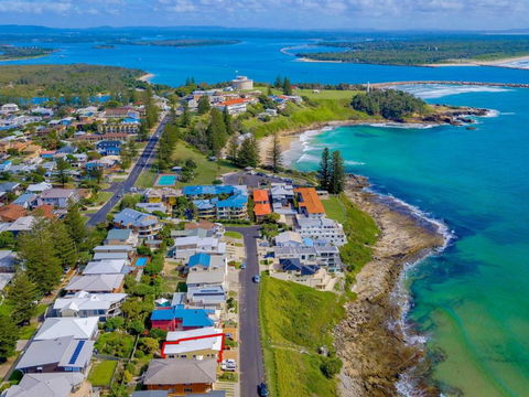 Avalon 4 Right Across The Road From Convent Beach Uninterrupted Views - Mackay Tourism 3