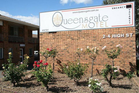 Queensgate Motel - Mackay Tourism 4