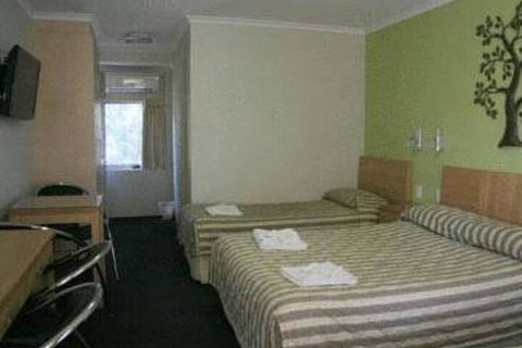 Queensgate Motel - Mackay Tourism 1
