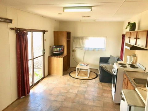 Cute Private Studio Flat With AIRCON! - Mackay Tourism 4