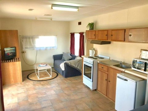 Cute Private Studio Flat With AIRCON! - Mackay Tourism 6