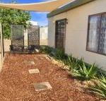 Cute Private Studio Flat with AIRCON - Mackay Tourism
