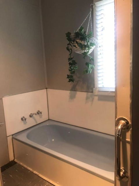 Cosy Country Cottage With AirCon - Mackay Tourism 1