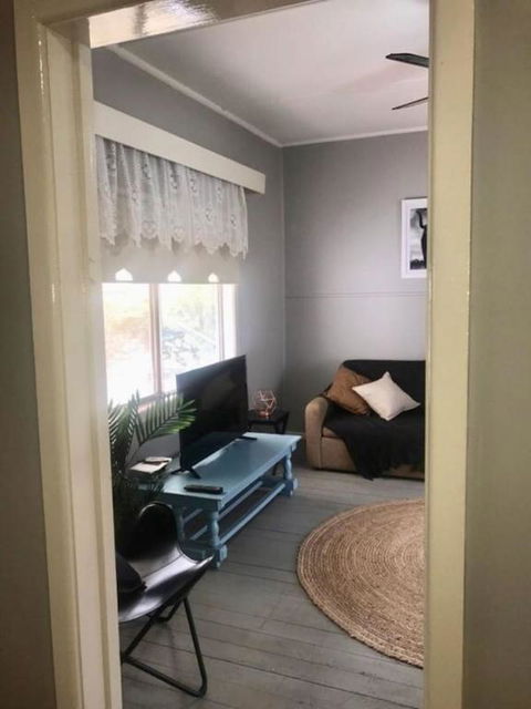 Cosy Country Cottage With AirCon - Mackay Tourism 2