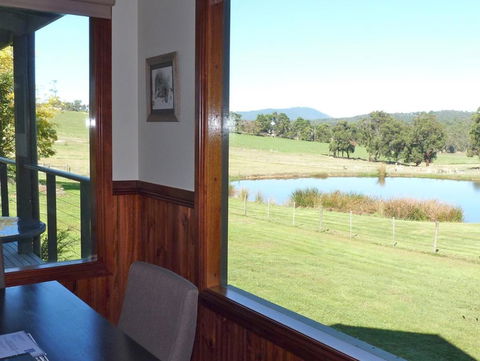 Raynella Alpaca Farmstay - Mackay Tourism 4