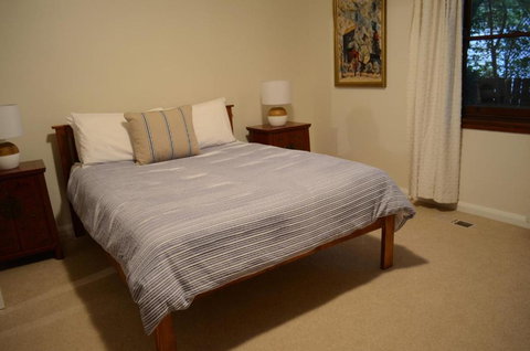 Coolamon On Marsh Armidale - Mackay Tourism 1