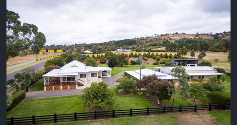 505 CONROD STRAIGHT MOUNT PANORAMA - Mackay Tourism 1
