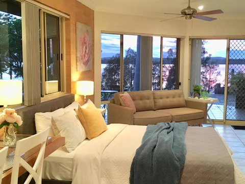 SilverWaters Waterfront Accommodation - Mackay Tourism 3