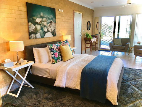 SilverWaters Waterfront Accommodation - Mackay Tourism 5