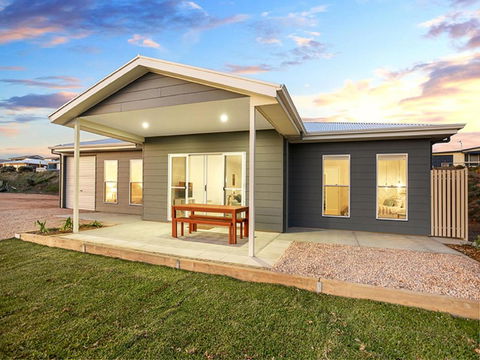 High Tide Wallaroo Beachfront Property Pet Friendly - Mackay Tourism 3