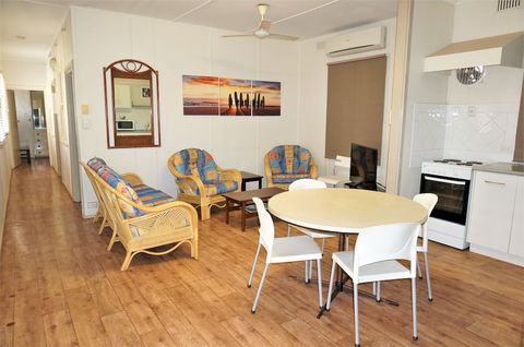 Getaway Villas Unit 3 - Mackay Tourism 5