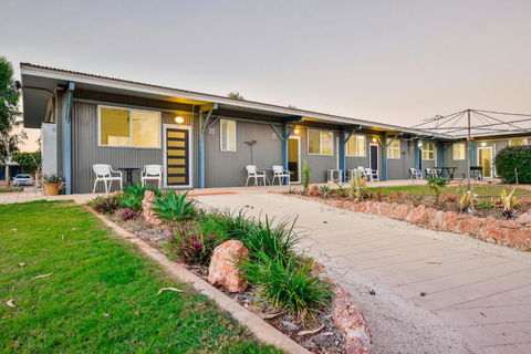 Getaway Villas Unit 38 12 1 Bedroom Self Contained Accommodation - Mackay Tourism 6