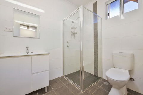 Getaway Villas Unit 38 12 1 Bedroom Self Contained Accommodation - Mackay Tourism 7