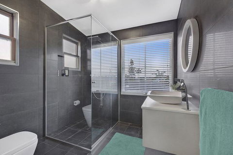Waterview Beach House - Mackay Tourism 6