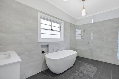 Waterview Beach House - Mackay Tourism 4