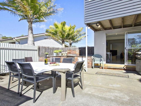 Middle Sea Perfect For Two Families - Mackay Tourism 5