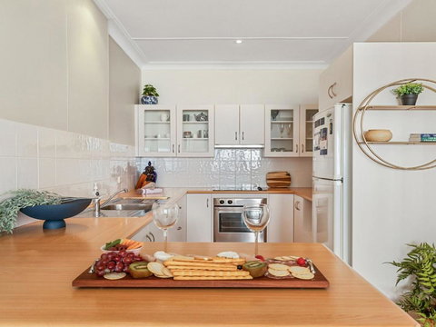 Ocean Blue Apartment Two Oceanfront Apartment - Mackay Tourism 1