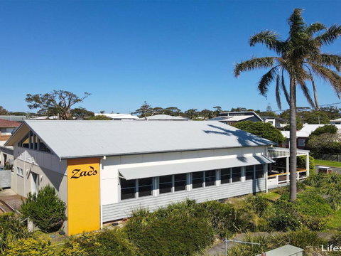 Ocean Blue Apartment Two Oceanfront Apartment - Mackay Tourism 6