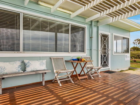 Ocean Blue Apartment Two Oceanfront Apartment - Mackay Tourism 4