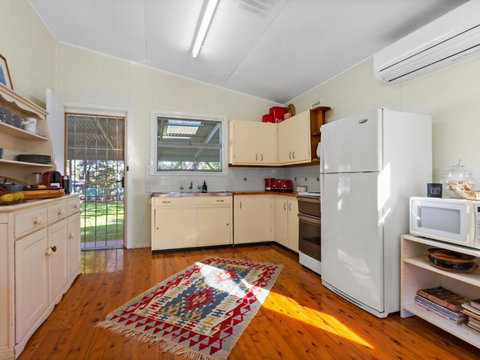 Between 2 Beaches Comfortable Private Sanctuary - Mackay Tourism 3