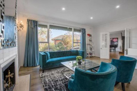 Alice Wonderland In 4 Beds House - Mackay Tourism 0