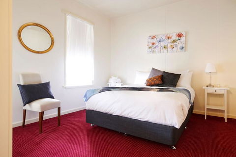 Grand Central Hotel - Mackay Tourism 6