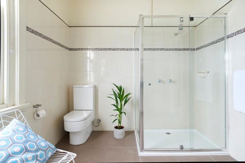 Grand Central Hotel - Mackay Tourism 2