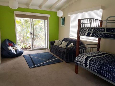 15 Larapinta Court Family Home With Swimming Pool In A Quiet Street & Central Location Close To CBD - Mackay Tourism 2