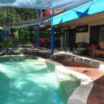 43 Double Island Drive Two Level Holiday Home With Swimming Pool. Located Close To Beach & CBD - Mackay Tourism 0